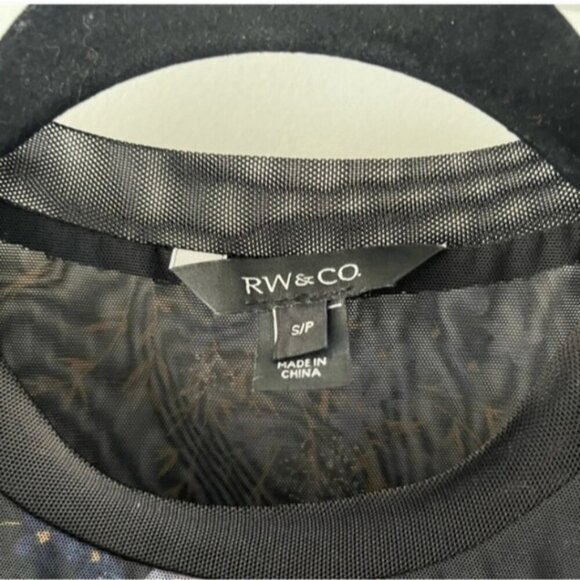RW & Co. Mesh Flower Print dark blue longsleeve top - Picture 4 of 5